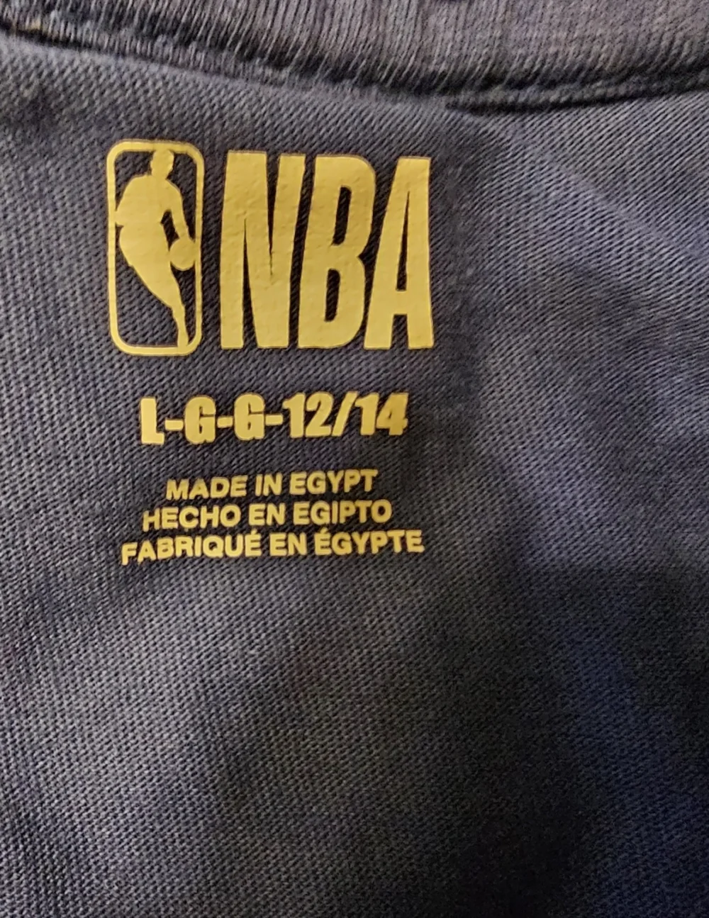 NWT New York Knicks T-shirt. Size:L 12/14. - Picture 2 of 5